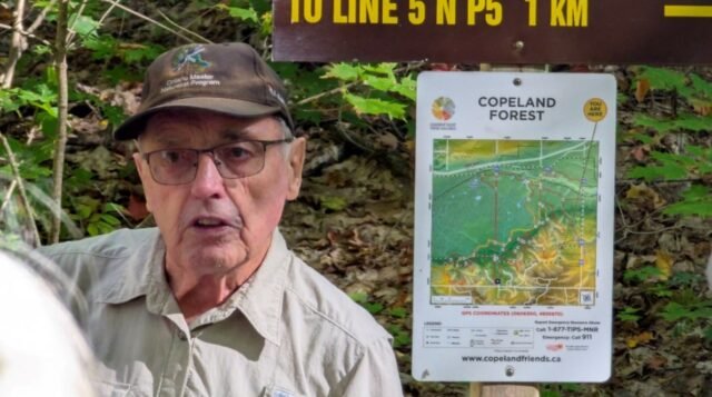 Un naturalista de Orillia camina con propósito: restaurar la conexión y proteger el medio ambiente