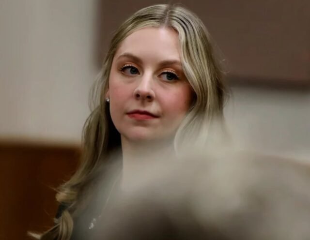 Maestra tiroteada por su alumno de 6 años gana veredicto de 10 millones de dólares en Virginia Maestra tiroteada por su alumno de 6 años gana veredicto de 10 millones de dólares en Virginia