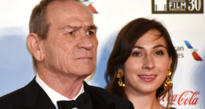 Victoria Jones, atriz e filha de Tommy Lee Jones, é encontrada morta em hotel de San Francisco Victoria Jones, atriz e filha de Tommy Lee Jones, é encontrada morta em hotel de San Francisco